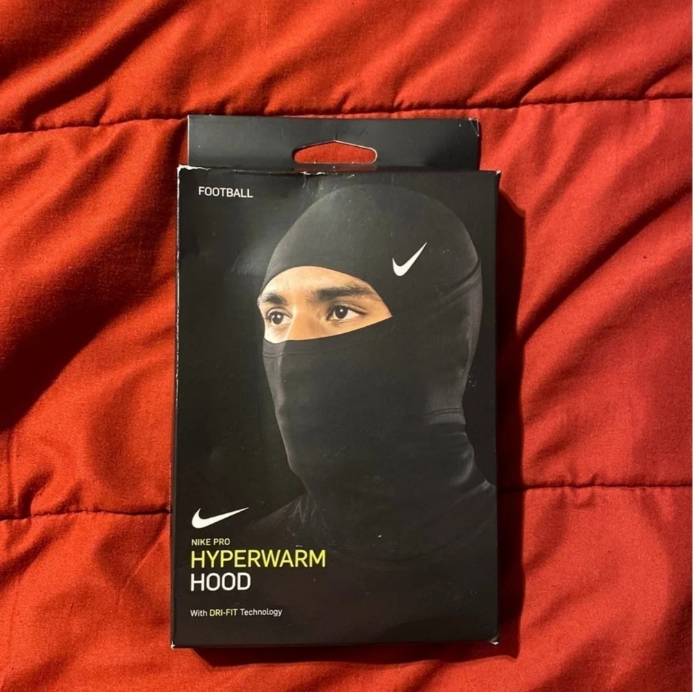 Nike Hyperwarm Hood